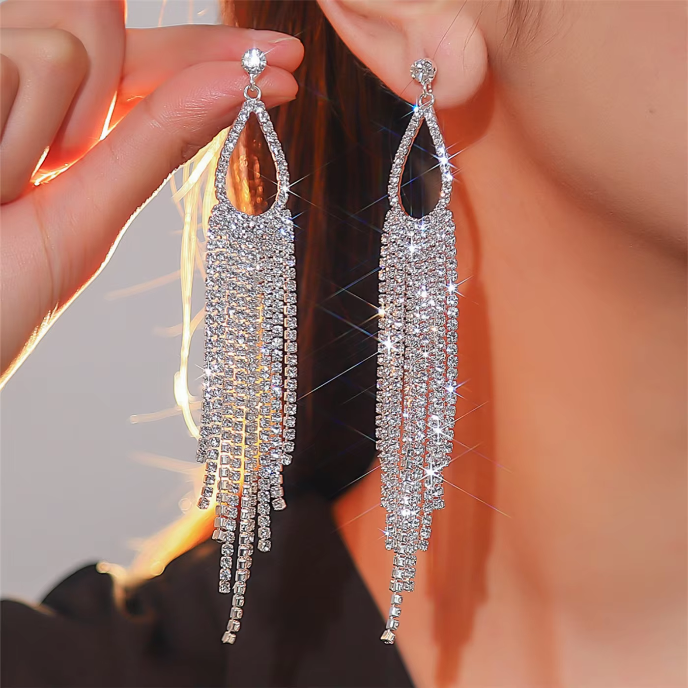 2pcs of women's jewelry rhinestone tassel earrings luxurious fashion accessories for wedding parties